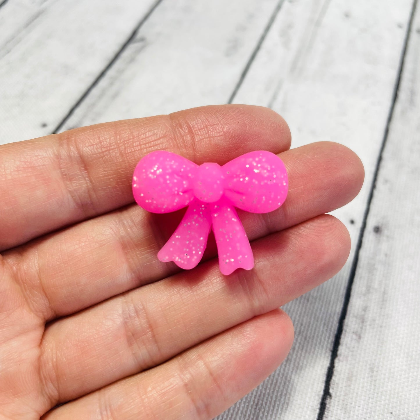 Pink Glitter Cutesy Bow Silicone Focal Bead