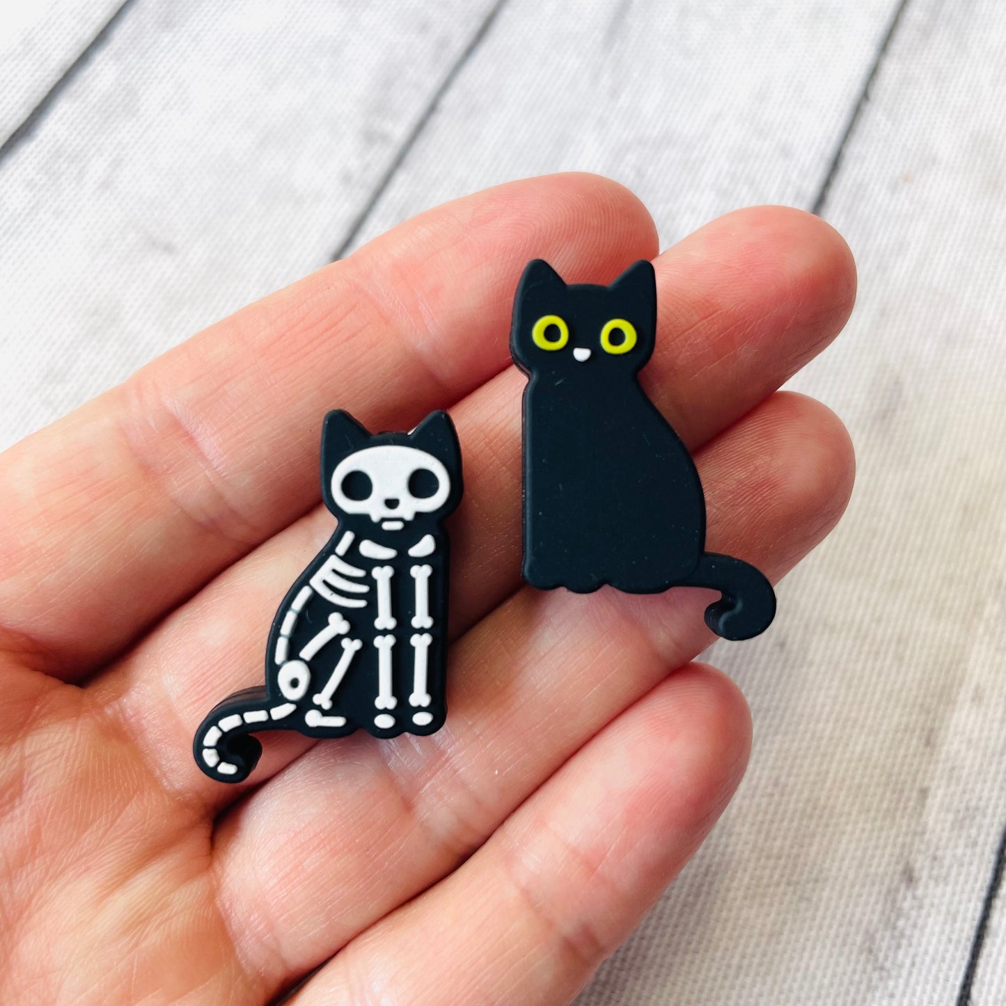 Black Cat X-ray (Double Sided) Silicone Focal Bead