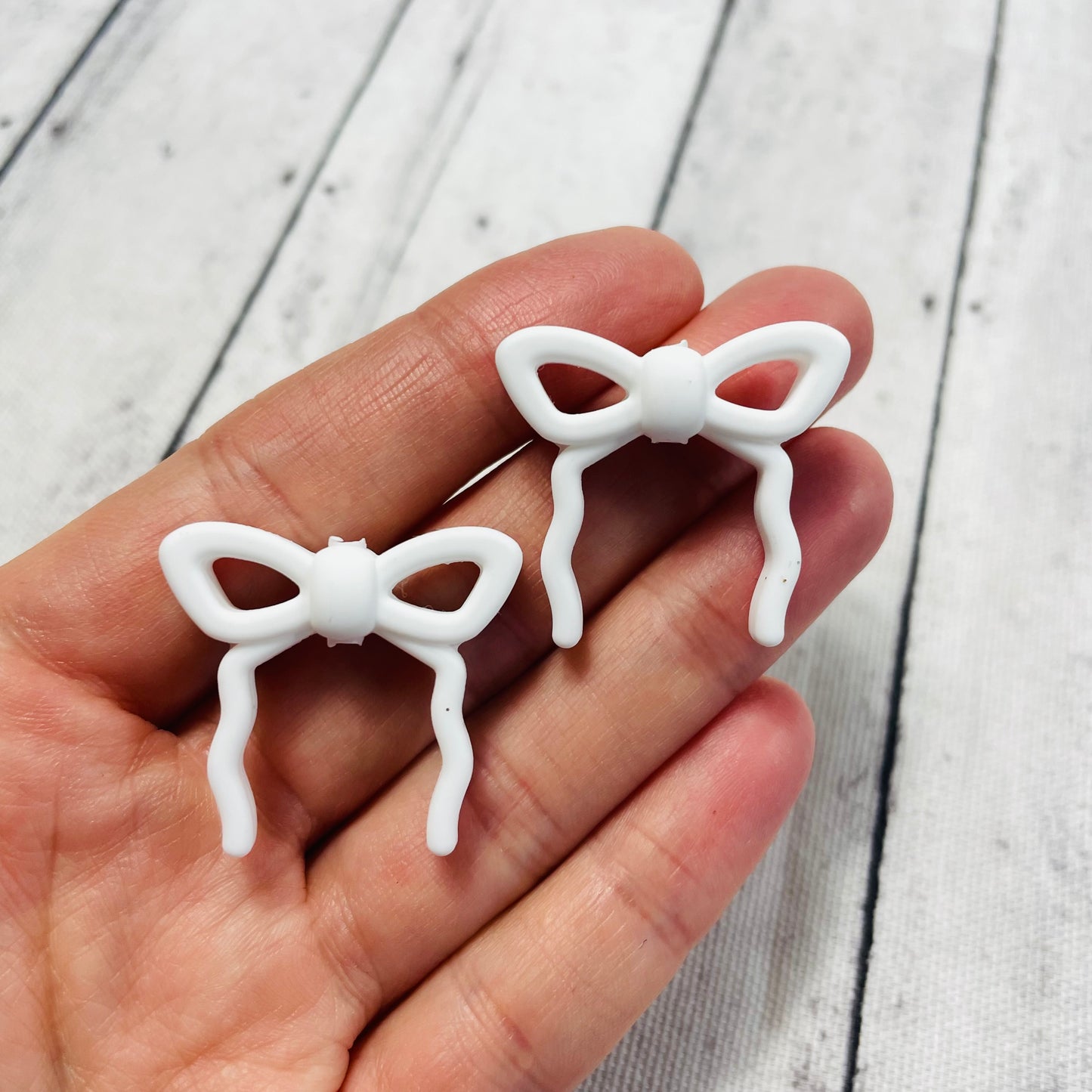 White Silicone Bow Focal Bead