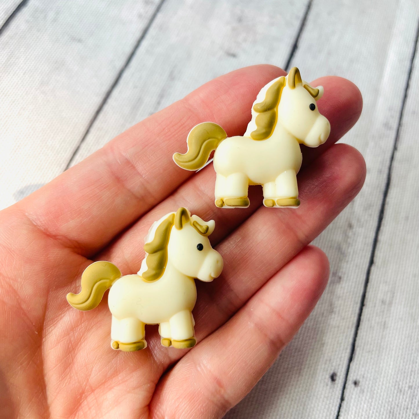 3D Ivory Pony Silicone Focal Bead