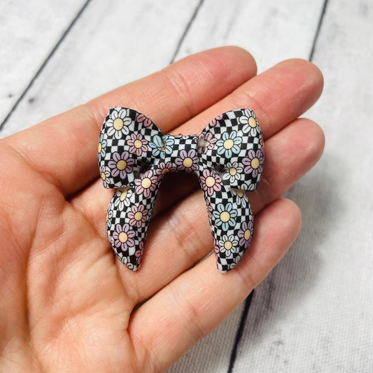 Checkered Floral 3D Bow Silicone Focal Bead
