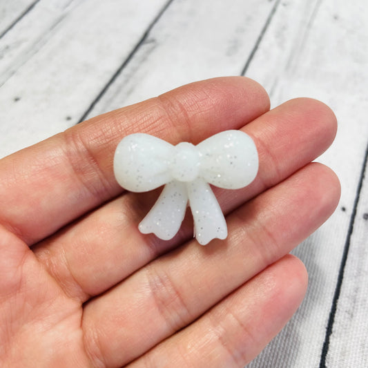 White Glitter Cutesy Bow Silicone Focal Bead