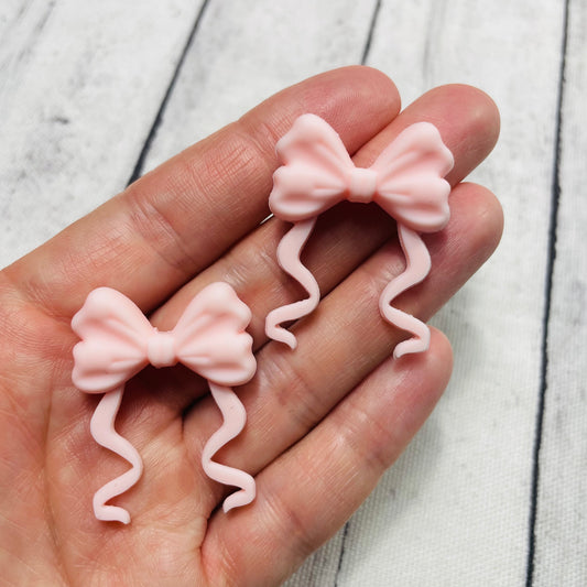 Light Pink Squiggle Bow Silicone Focal Bead