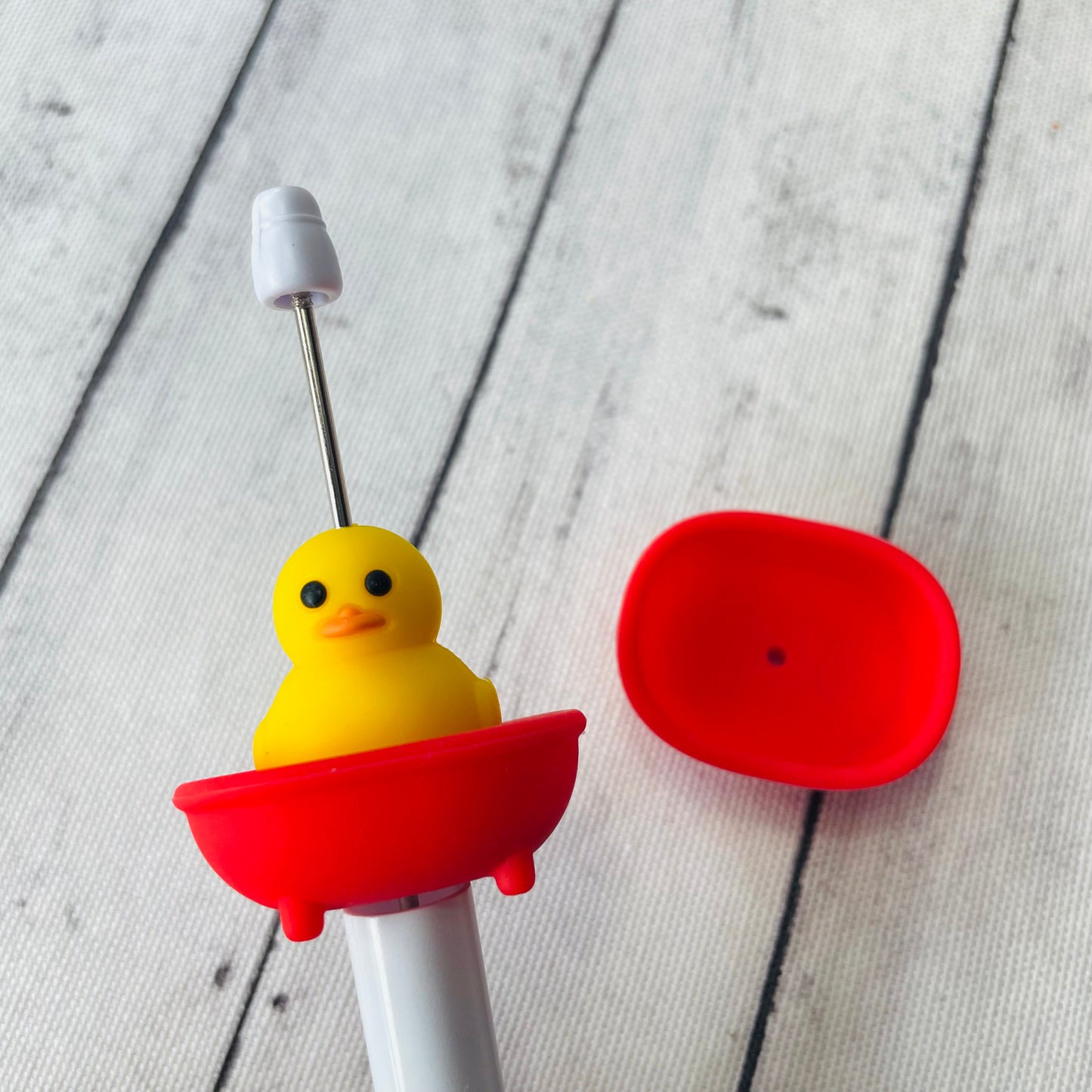 Red Bathtub Silicone Focal Bead