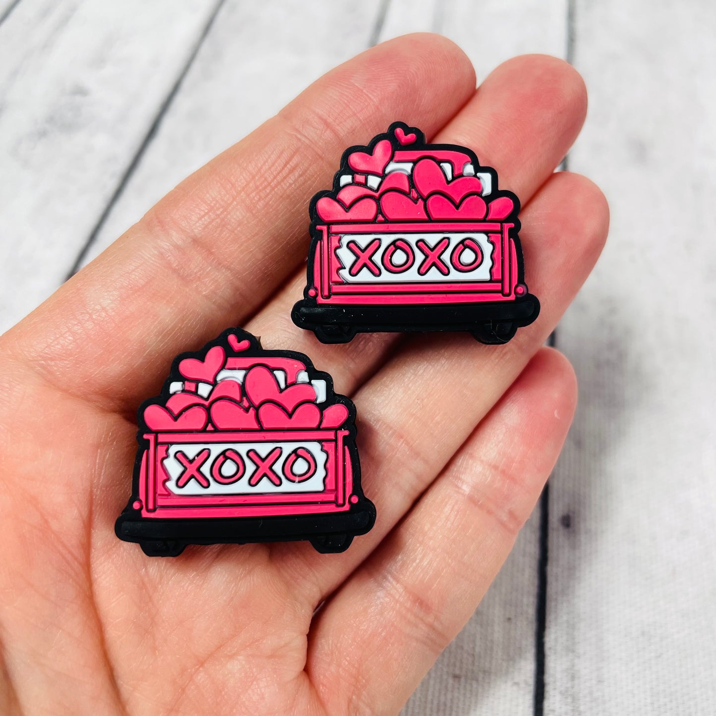 XOXO Truck Focal Bead